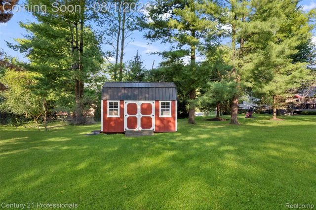 31991 STAMAN, Farmington Hills, MI 48336