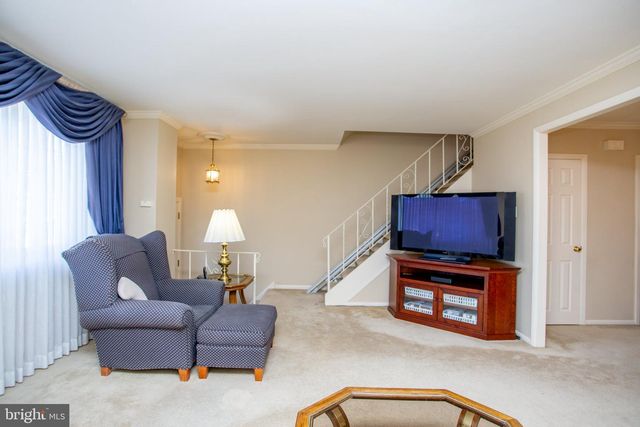 10213 KILBURN RD, Philadelphia, PA 19114
