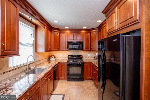 10213 KILBURN RD, Philadelphia, PA 19114