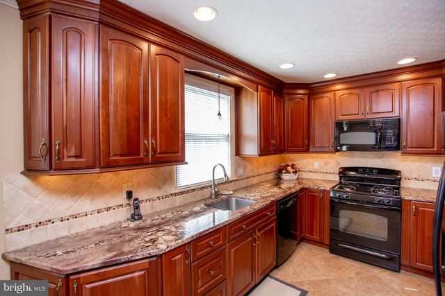 10213 KILBURN RD, Philadelphia, PA 19114