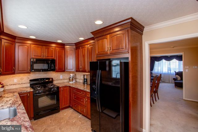 10213 KILBURN RD, Philadelphia, PA 19114