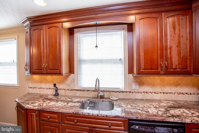10213 KILBURN RD, Philadelphia, PA 19114
