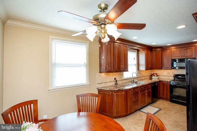 10213 KILBURN RD, Philadelphia, PA 19114