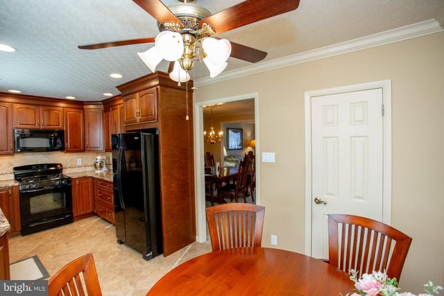10213 KILBURN RD, Philadelphia, PA 19114