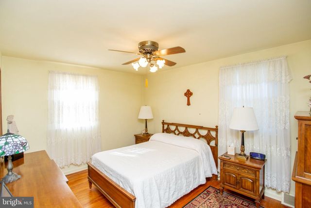 10213 KILBURN RD, Philadelphia, PA 19114