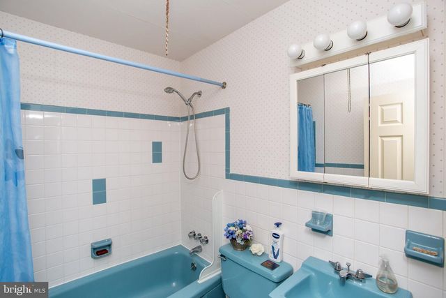 10213 KILBURN RD, Philadelphia, PA 19114