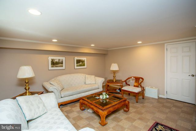 10213 KILBURN RD, Philadelphia, PA 19114
