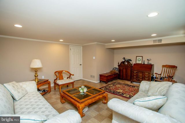 10213 KILBURN RD, Philadelphia, PA 19114