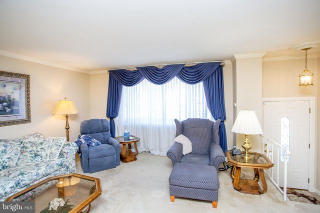 10213 KILBURN RD, Philadelphia, PA 19114