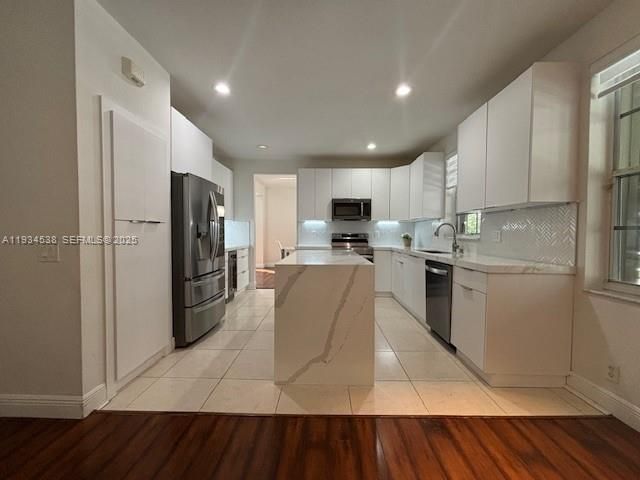 712 Tulip Cir, Weston, FL 33327