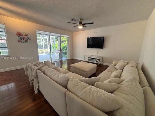 712 Tulip Cir, Weston, FL 33327
