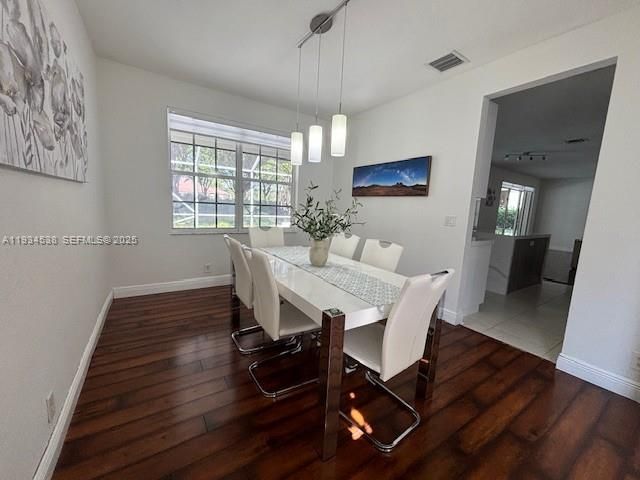 712 Tulip Cir, Weston, FL 33327