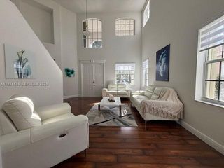 712 Tulip Cir, Weston, FL 33327