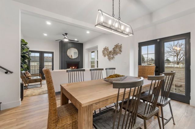 1922 N Donwood Ln, Greenacres, WA 99016