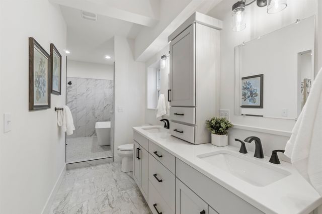 1922 N Donwood Ln, Greenacres, WA 99016