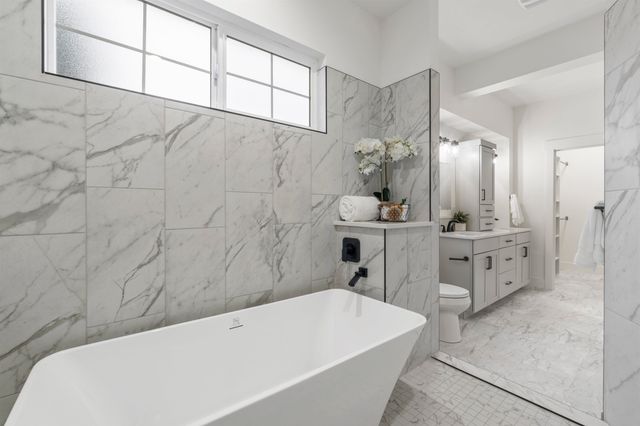 1922 N Donwood Ln, Greenacres, WA 99016