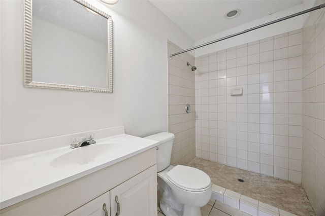 1105 N ROCKINGHAM AVENUE, Tavares, FL 32778