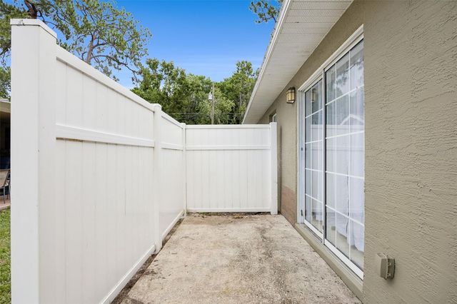 1105 N ROCKINGHAM AVENUE, Tavares, FL 32778