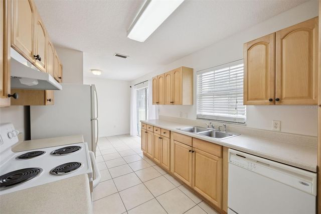 1105 N ROCKINGHAM AVENUE, Tavares, FL 32778