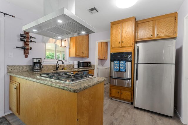 9116 Feather River Way, Sacramento, CA 95826