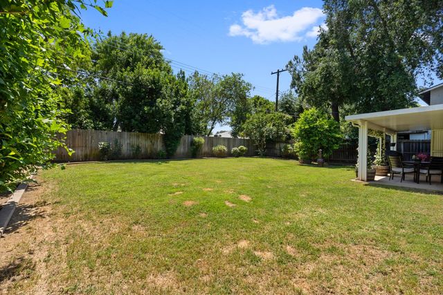 9116 Feather River Way, Sacramento, CA 95826