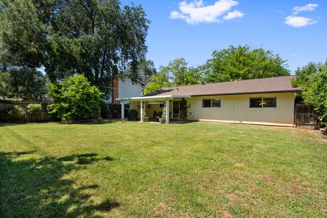 9116 Feather River Way, Sacramento, CA 95826