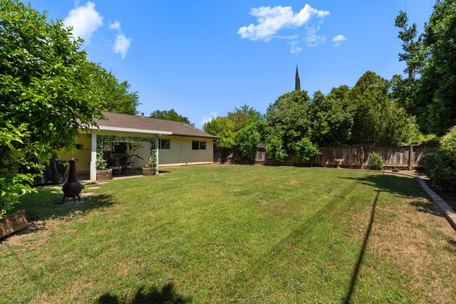 9116 Feather River Way, Sacramento, CA 95826