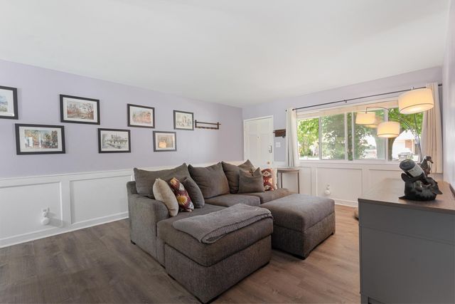 9116 Feather River Way, Sacramento, CA 95826