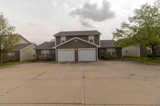 3310 E ST CHARLES RD, Columbia, MO 65201
