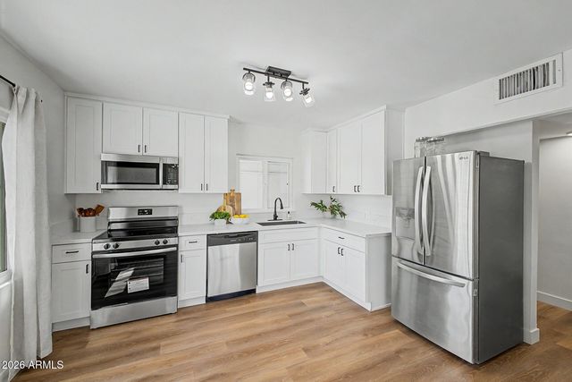 636 W Rio Salado Parkway, Mesa, AZ 85201