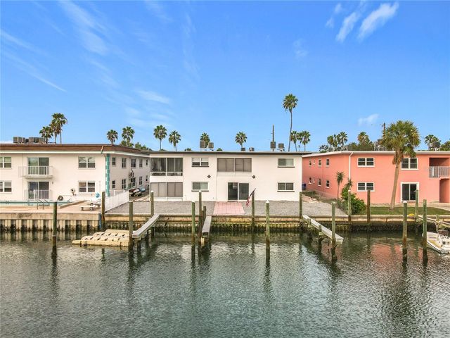 11705 3RD STREET E 8, Treasure Island, FL 33706