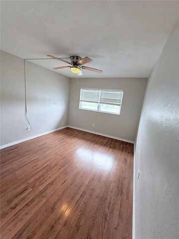 11705 3RD STREET E 8, Treasure Island, FL 33706