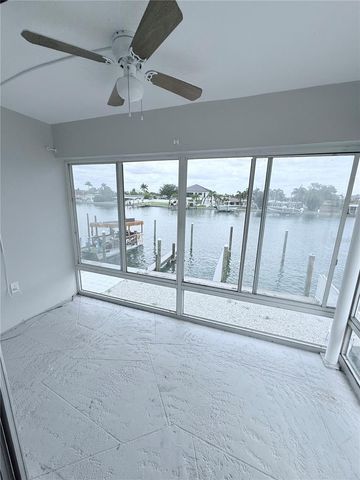 11705 3RD STREET E 8, Treasure Island, FL 33706