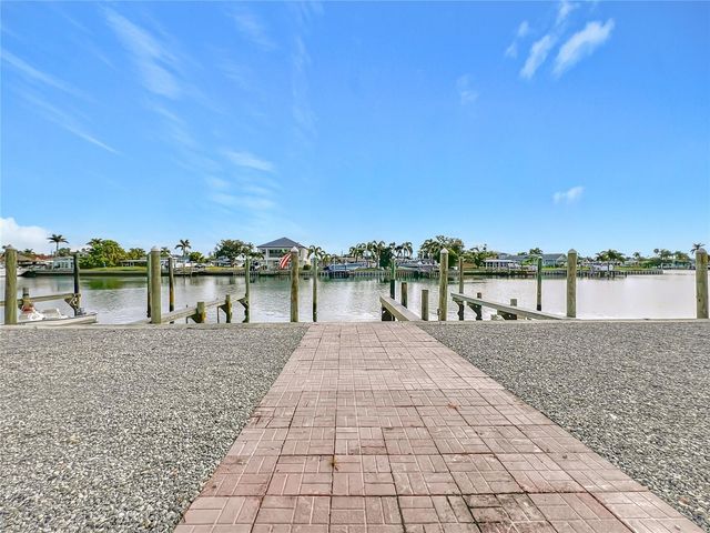 11705 3RD STREET E 8, Treasure Island, FL 33706