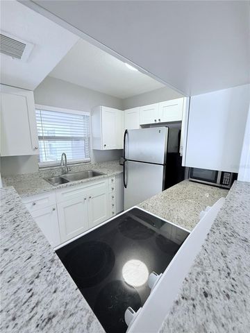 11705 3RD STREET E 8, Treasure Island, FL 33706