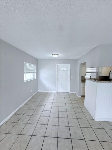 11705 3RD STREET E 8, Treasure Island, FL 33706
