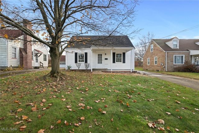 31 Rockdale Avenue, Boardman, OH 44512