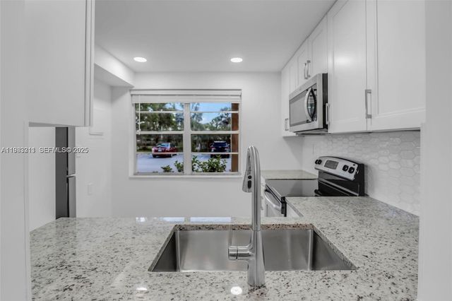 2601 NW 48TH TERRACE 147, Lauderdale Lakes, FL 33313