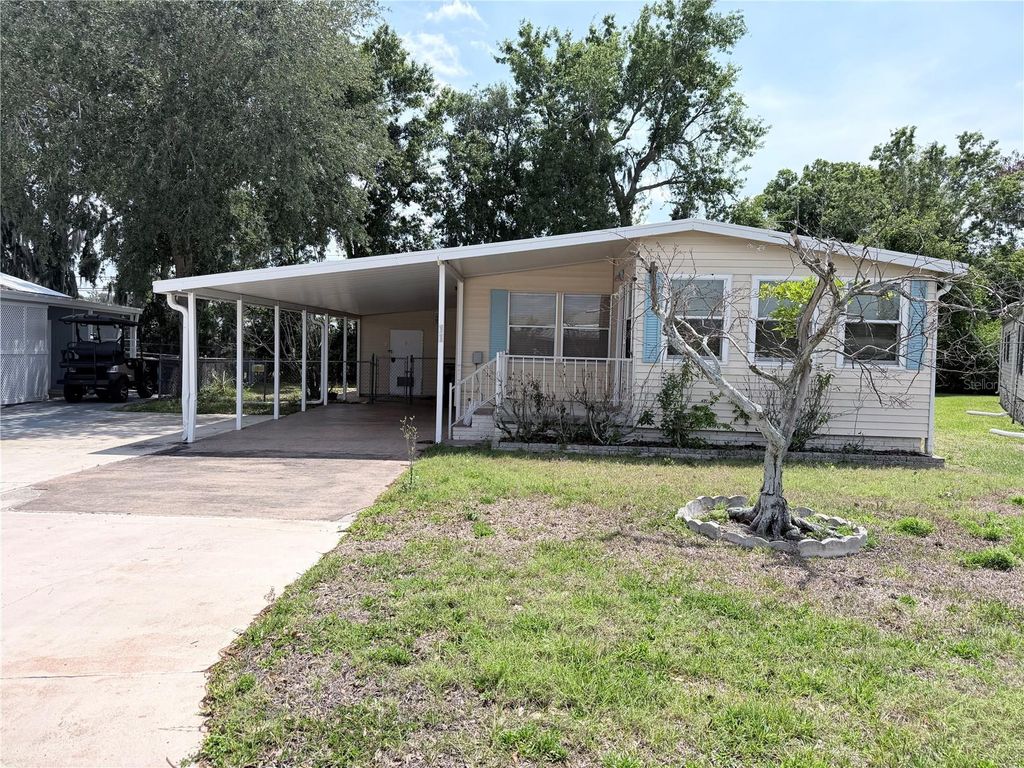 Image 1 of property listing at 1610 REYNOLDS ROAD 11, Lakeland, FL 33801