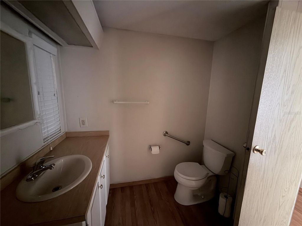 Image 11 of property listing at 1610 REYNOLDS ROAD 11, Lakeland, FL 33801