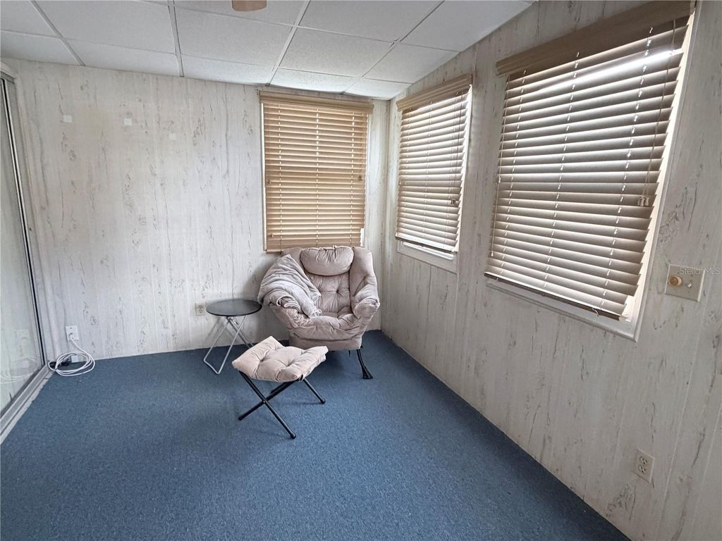 Image 5 of property listing at 1610 REYNOLDS ROAD 11, Lakeland, FL 33801