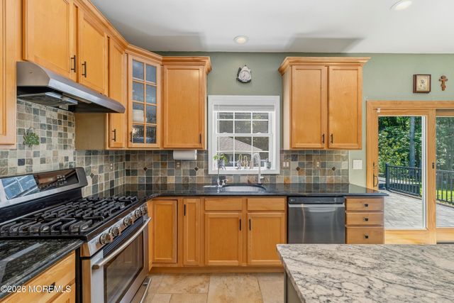 15 Russell Road, Freehold, NJ 07728