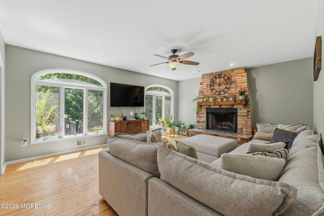 15 Russell Road, Freehold, NJ 07728