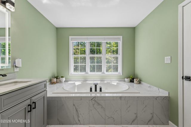 15 Russell Road, Freehold, NJ 07728