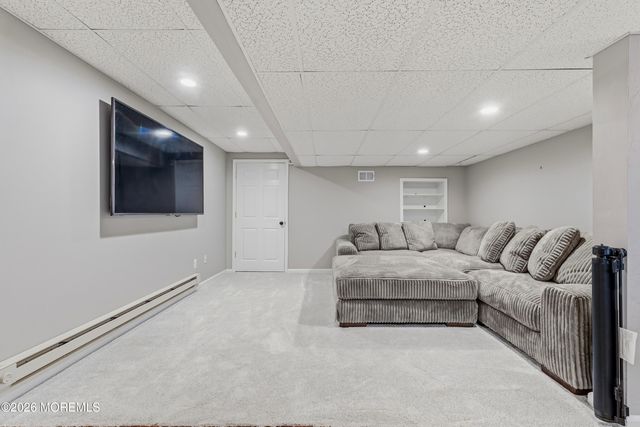 15 Russell Road, Freehold, NJ 07728