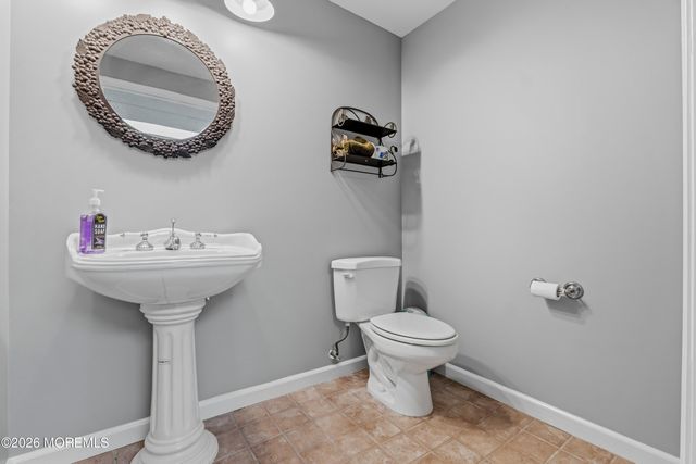 15 Russell Road, Freehold, NJ 07728