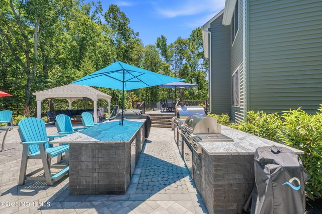 15 Russell Road, Freehold, NJ 07728