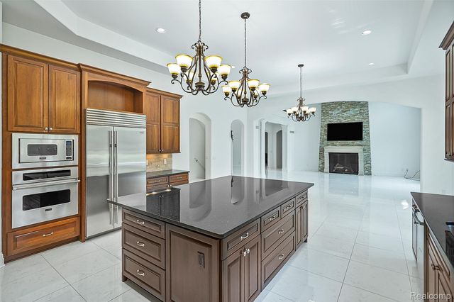 2707 Turtle Lake Drive, Bloomfield Hills, MI 48302