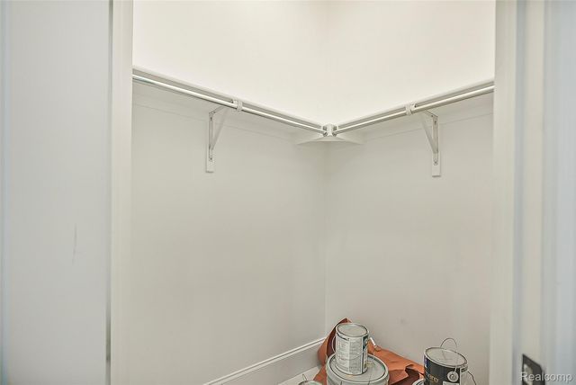 2707 Turtle Lake Drive, Bloomfield Hills, MI 48302