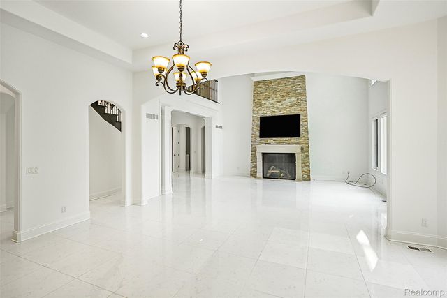 2707 Turtle Lake Drive, Bloomfield Hills, MI 48302